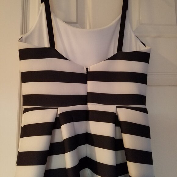 Soprano Black and White Stripe Sleeveless Dress - Picture 4 of 6